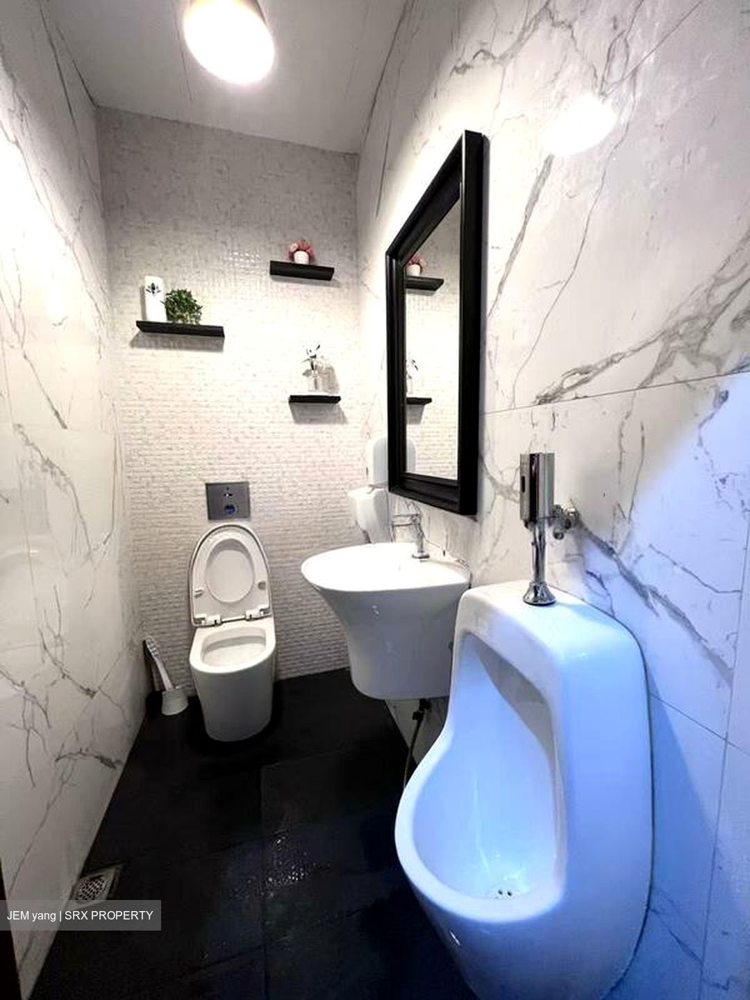 China Square Food Centre (D1), Retail #498215711